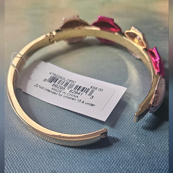 Betsey Johnson Pink and Silver Shell Bracelet NWT - Picture 3 of 6
